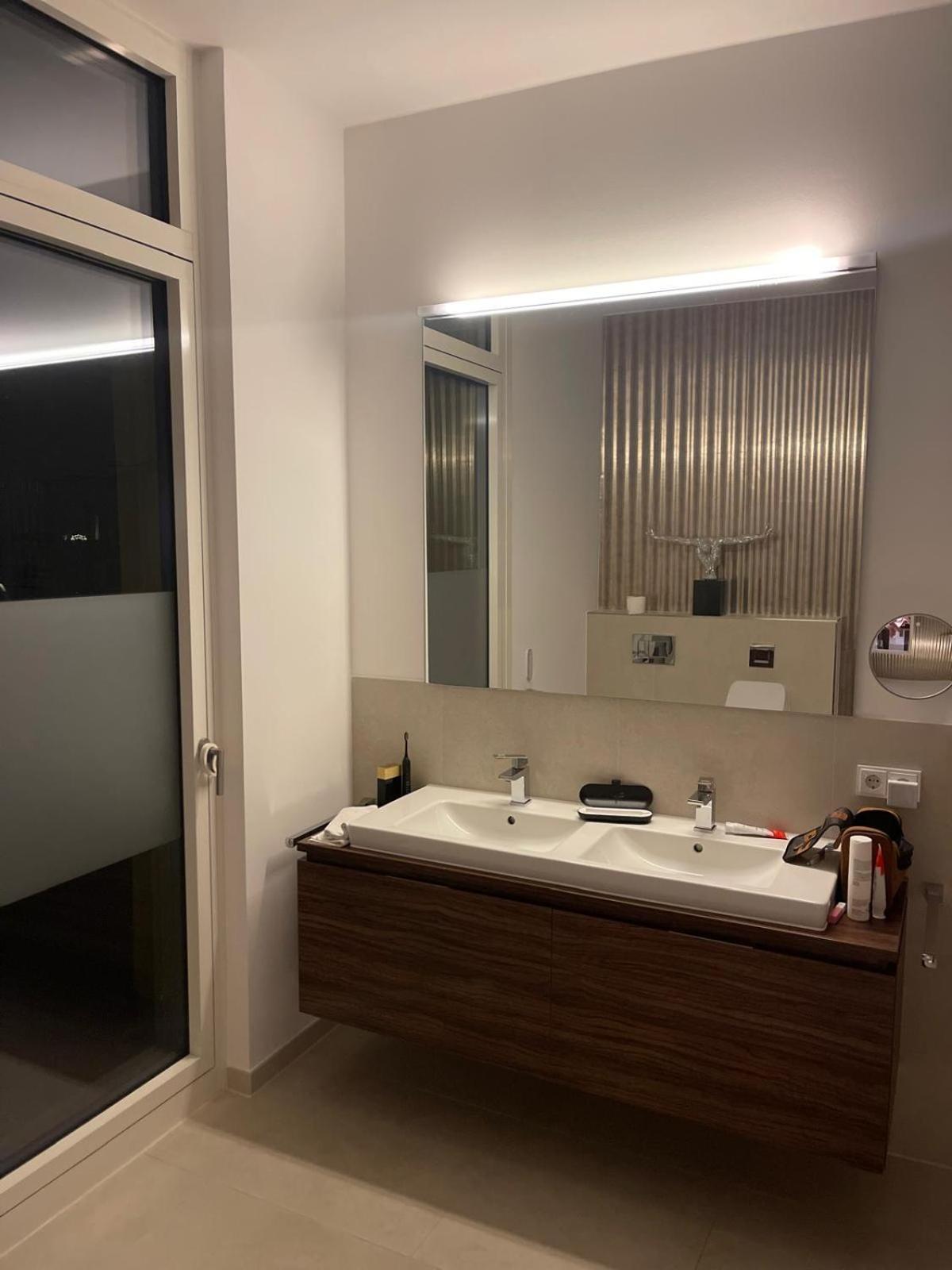 Hello Apartment *