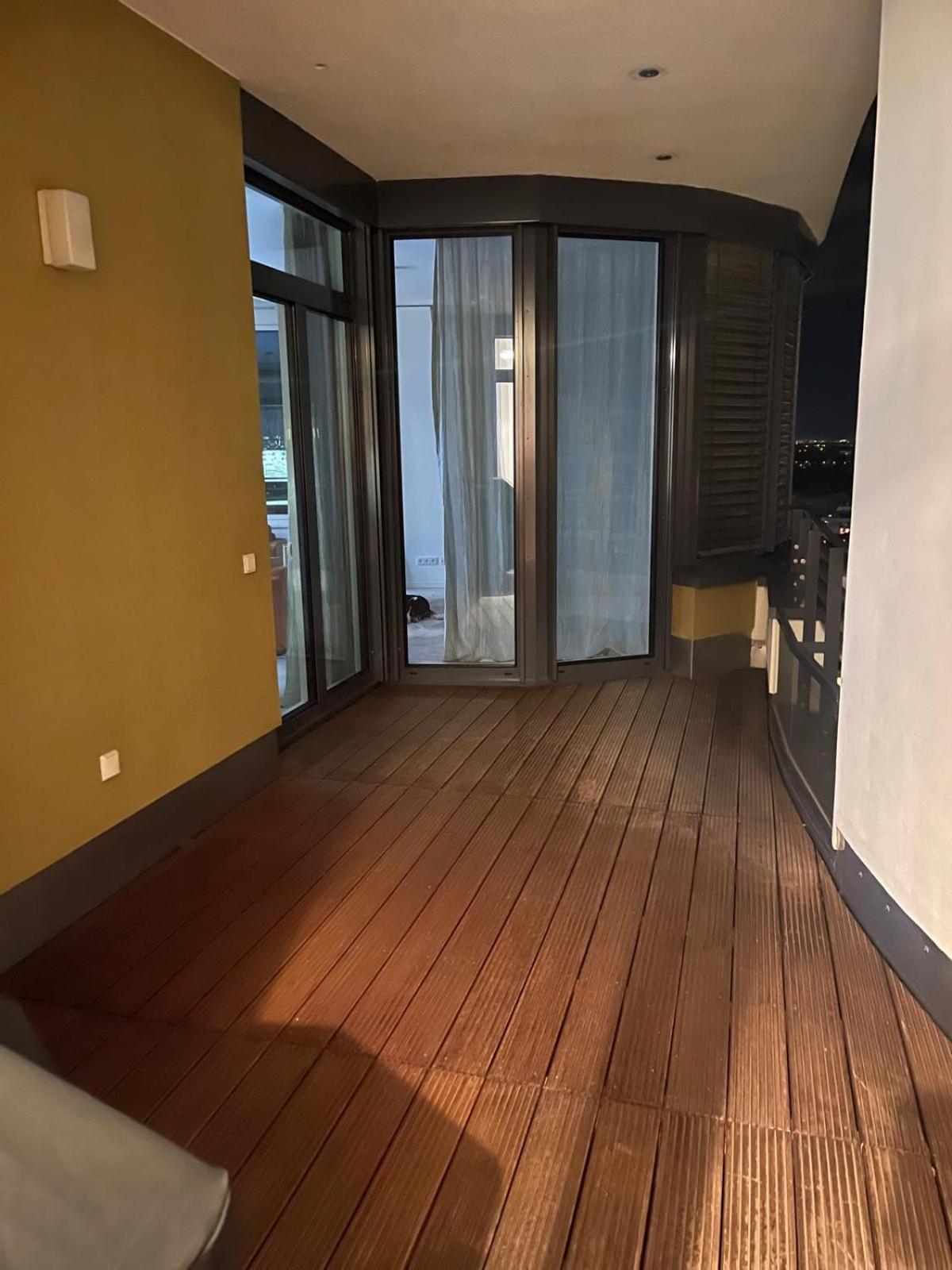 Apartment Hello *
